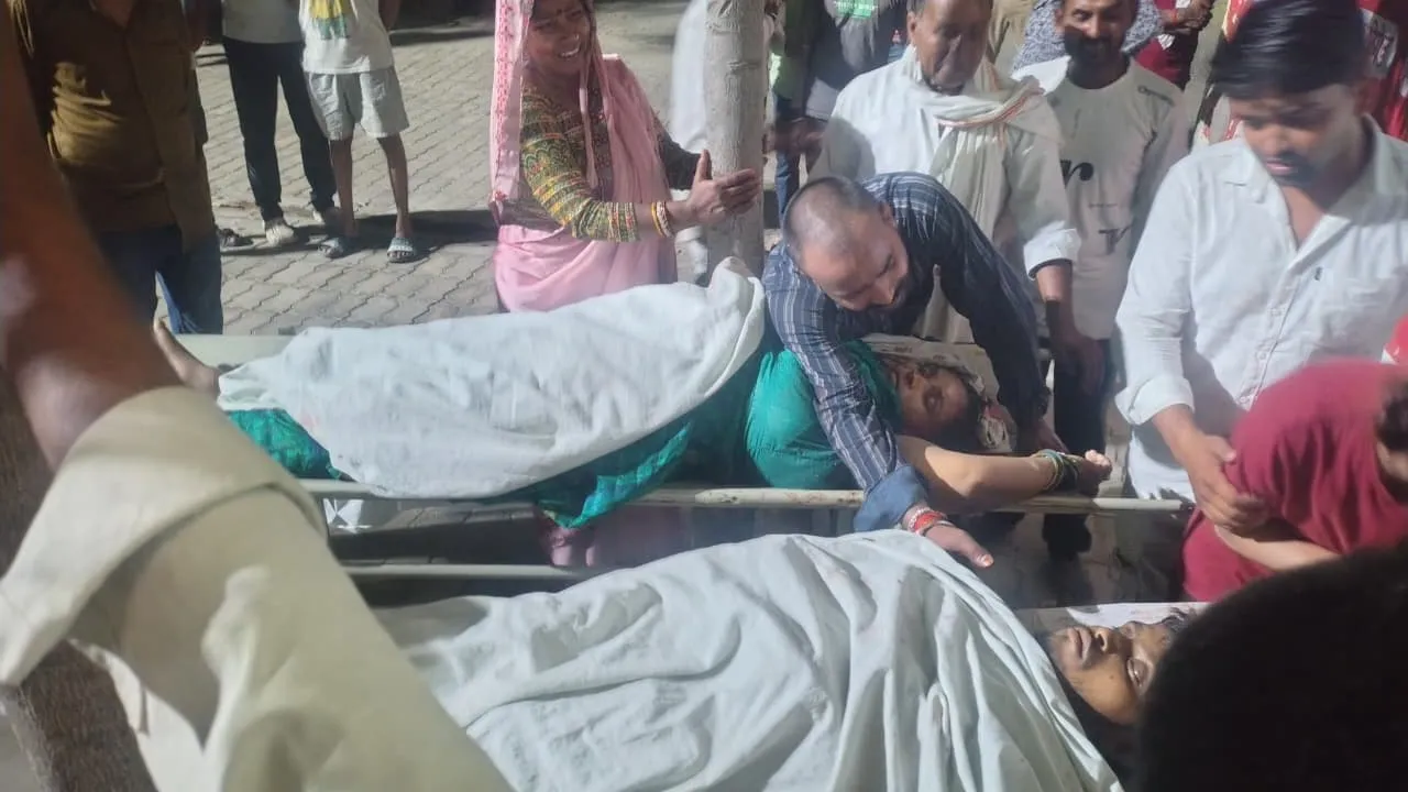 Barabanki News: देवा-चिनहट मार्ग पर भीषण हादसा, मां-बेटे समेत तीन की मौत