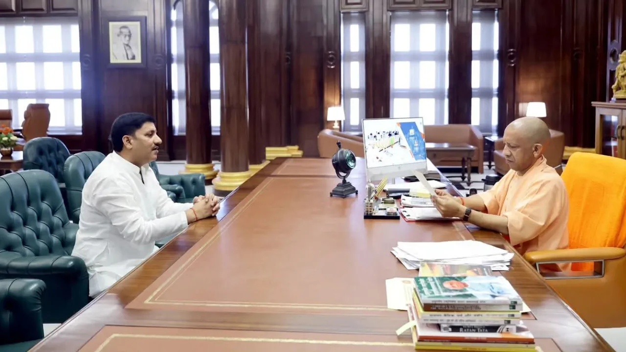  CM योगी से मिले करनैलगंज विधायक अजय सिंह