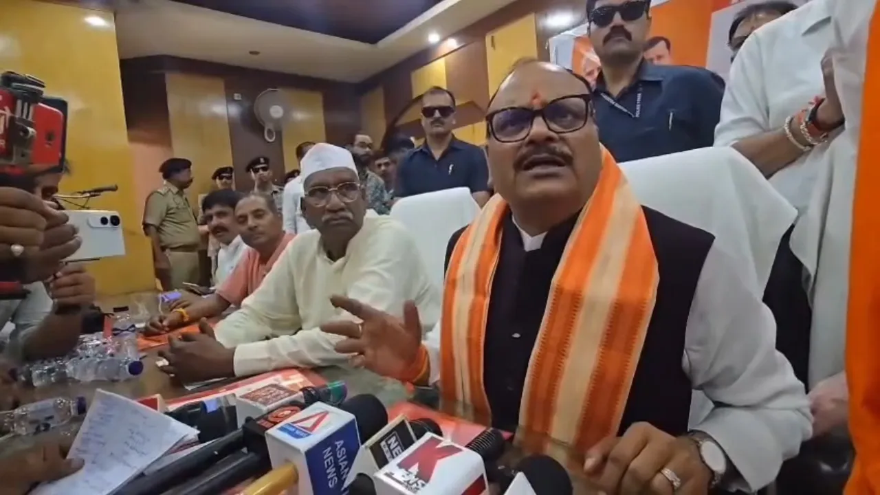 Ram Mandir Donation Scam: राम मंदिर चढ़ावा मामले पर डिप्टी सीएम ने विपक्ष पर साधा निशाना, बोले- बाबरी मस्जिद के लिए जुटाए गए चंदे का भी मांगा जाए हिसाब