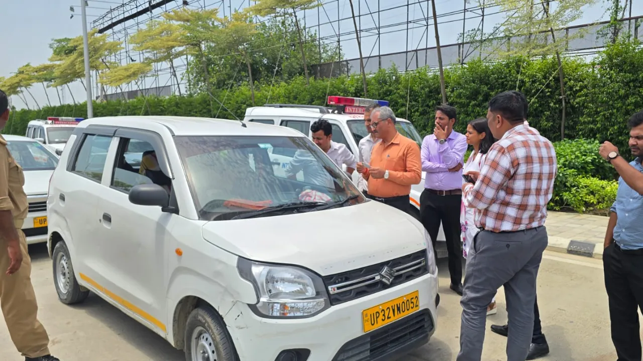 लखनऊ एयरपोर्ट पर परिवहन विभाग का बड़ा एक्शन: 'प्राइवेट' गाड़ी को 'कमर्शियल' बनाने वालों पर गिरी गाज, 60 के चालान और 7 वाहन सीज