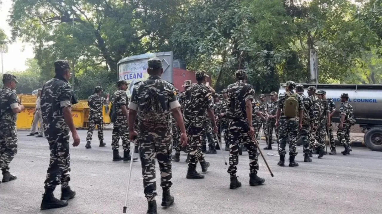 दिल्ली में हाई अलर्ट: CJP के प्रदर्शन को लेकर हवाई अड्डे और सीमाओं पर सुरक्षा सख्त, 1000 से अधिक जवान तैनात