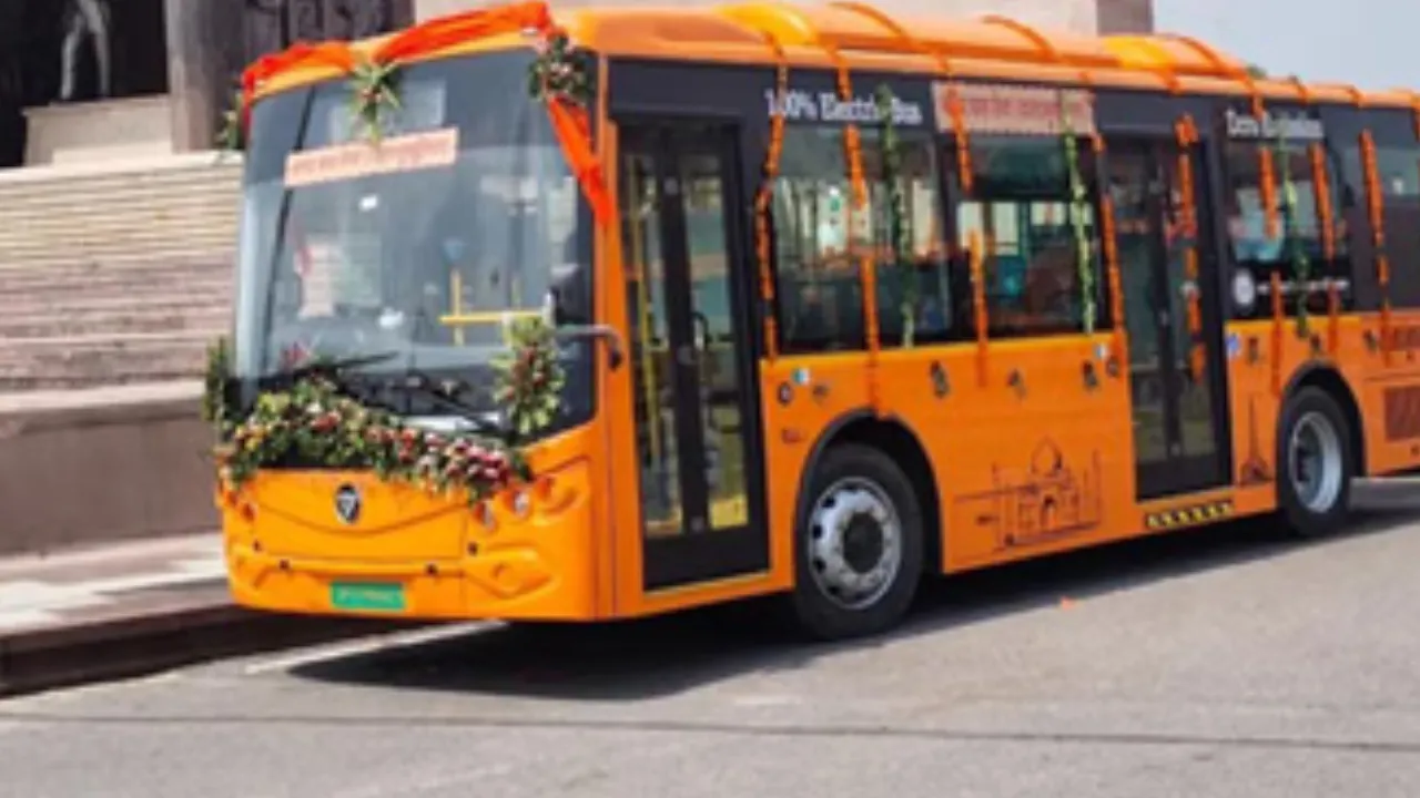 Lucknow News: हड़ताल समाप्त... आज से दौड़ेंगी सभी बसें,  300 नई AC E-City buses की मिली सौगात, 14 रूटों पर होगा संचालन