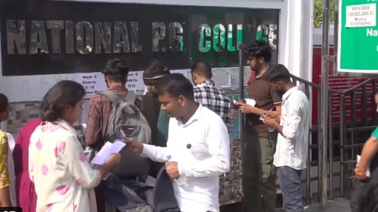 UP Constable Recruitment Exam 2026: राजधानी में 55 केंद्रों पर परीक्षा देंगे सिपाही भर्ती के 1,35,936 अभ्यर्थी, हर पाली में शामिल होंगे 22,656 अभ्यर्थी