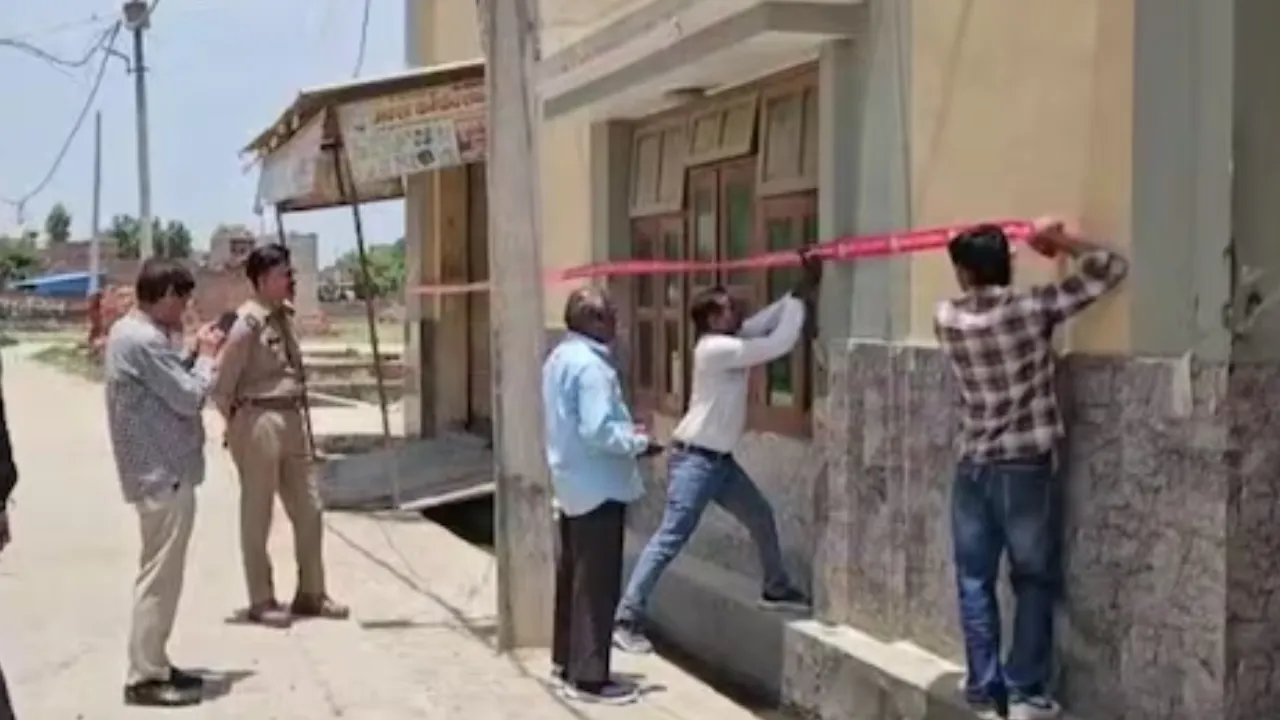 Shamli News: रिसेप्शन में गोमांस परोसने वाले बैंक्वेट हॉल पर चलेगा बुलडोज़र, प्रशासन ने शुरू की ध्वस्तीकरण की कार्रवाई