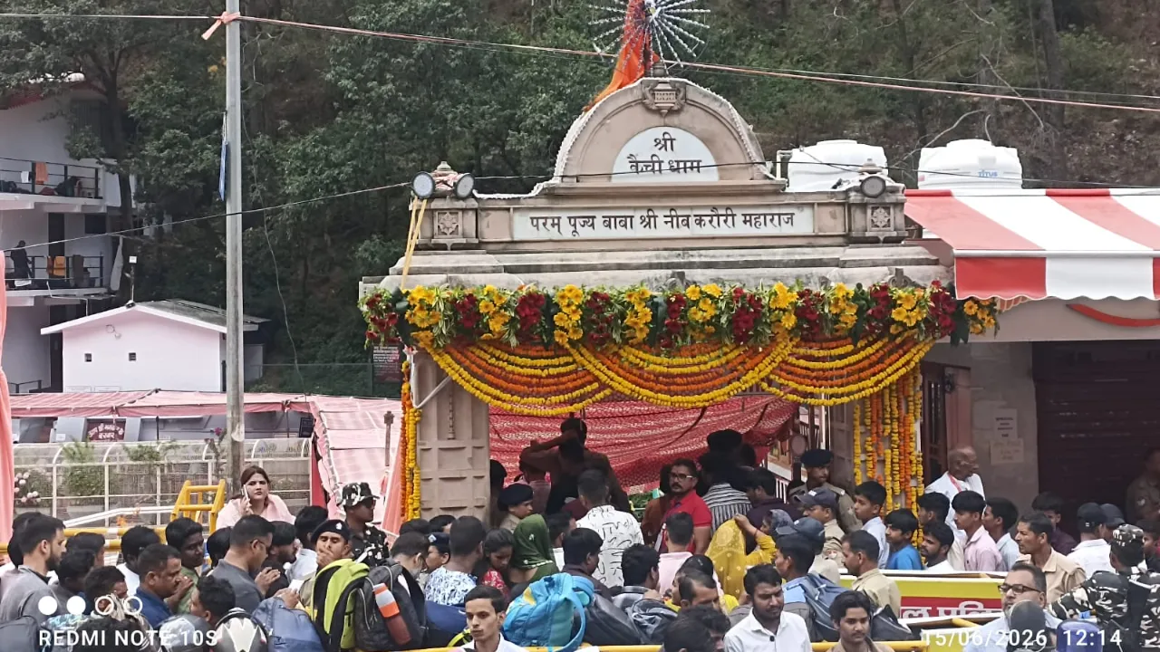 Kaichi Dham Foundation Day: बाबा नीम करौली के दर्शन को उमड़ा जनसैलाब, दोपहर तक 1 लाख से अधिक भक्तों ने टेका मत्था
