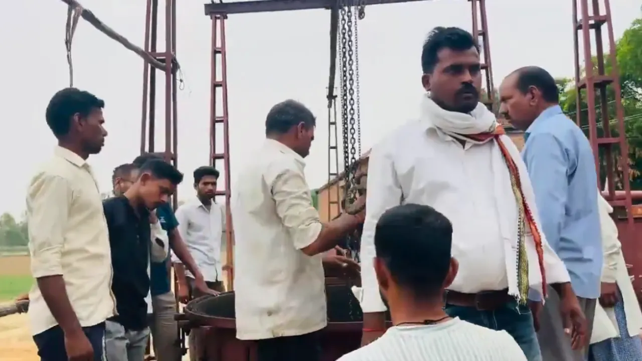 बदायूं में बड़ा हादसा: मेंथा प्लांट की टंकी साफ करने उतरे तीन सगे भाई, जहरीली गैस से दो की मौत, तीसरा वेंटिलेटर पर