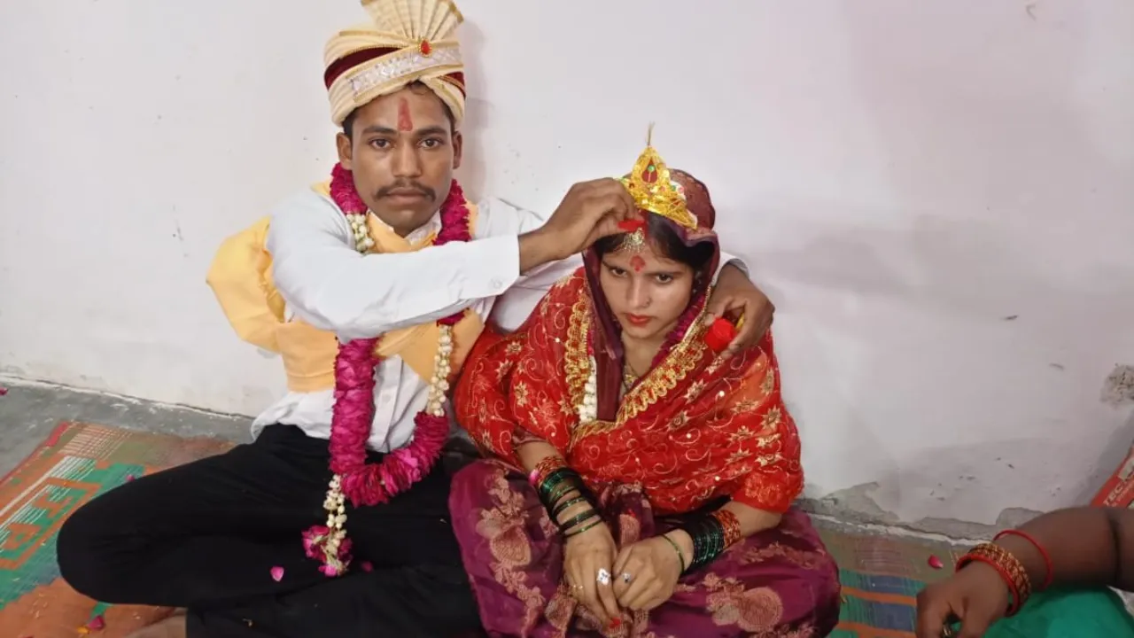 प्यार में बदला धर्म: मुस्लिम युवती बनी लक्ष्मी, हिन्दू युवक संग लिए सात फेरे... पढ़ाई के दौरान शुरू हुई थी दोनों की मोहब्बत