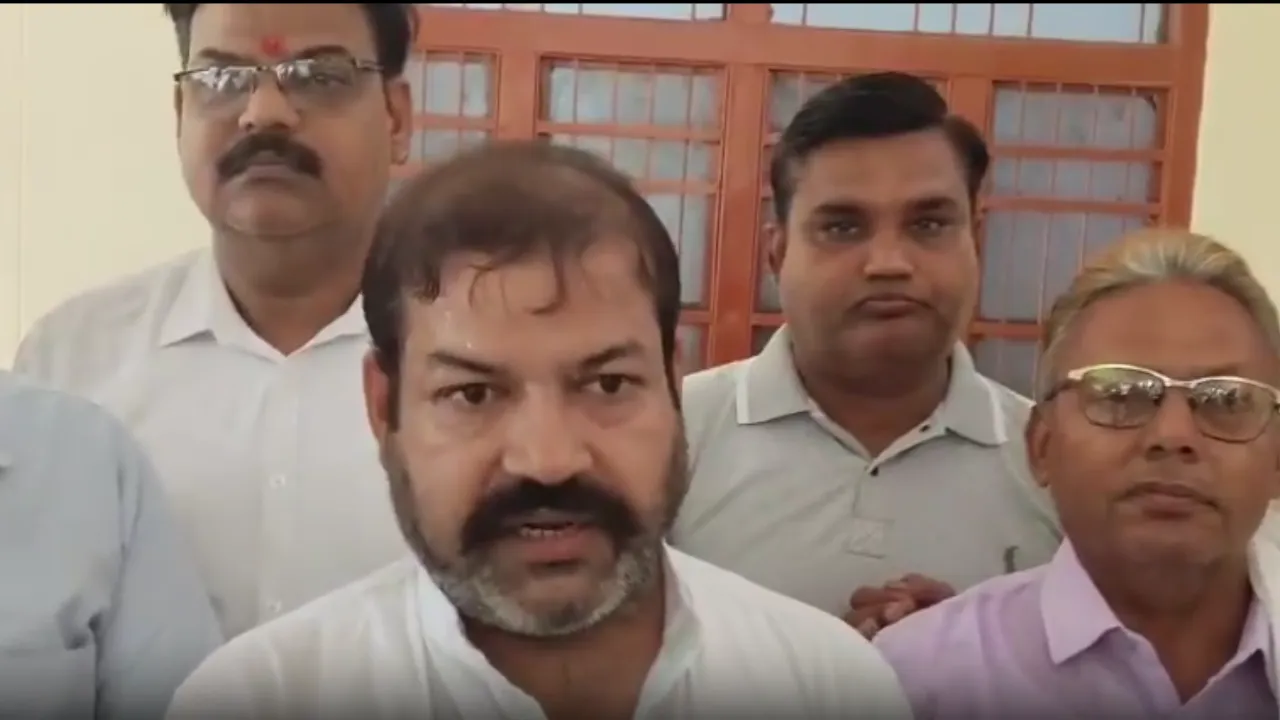 Bareilly News: भरत तिवारी एनकाउंटर पर ब्राह्मण समाज का प्रदर्शन, दोषी पुलिसकर्मियों पर कार्रवाई और निष्पक्ष जांच की उठी मांग
