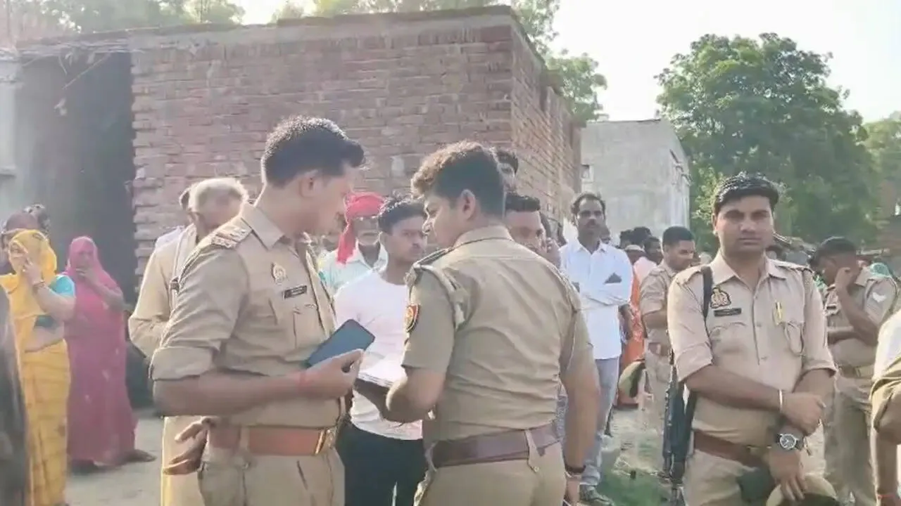 Prayagraj Triple Murder Case: सोते समय ईंट-पत्थरों से कूचकर एक ही परिवार के 3 लोगों की निर्मम हत्या, इलाके में दहशत