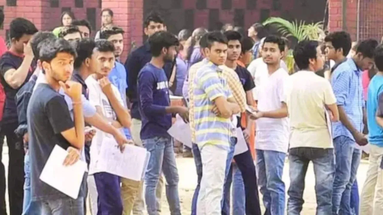 NEET Re Exam : देश के 22.79 लाख छात्र आज देंगे नीट का री-एग्जाम, केंद्रों पर कड़ी सुरक्षा-व्यवस्था 