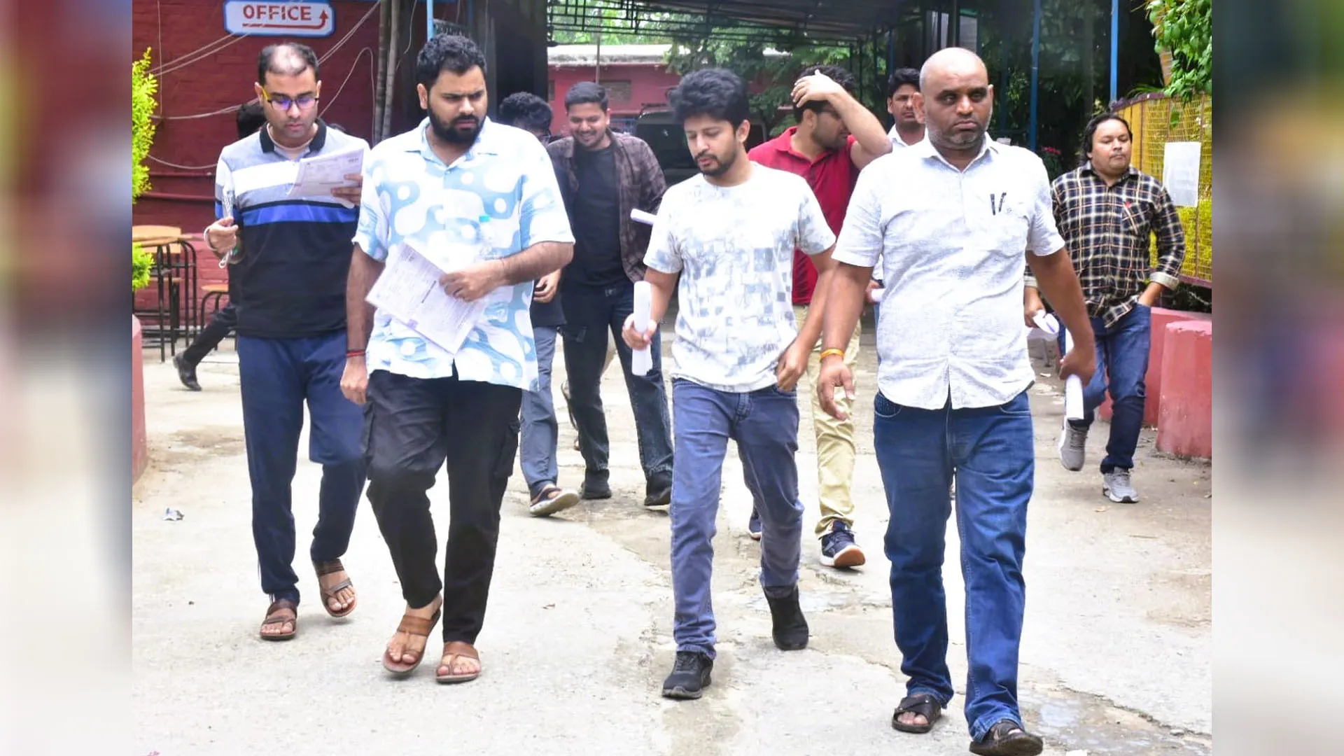 Moradabad News: सहायक आचार्य भर्ती परीक्षा...आधे अभ्यर्थियों ने छोड़ा Exam, महज 5,915 परीक्षार्थी शामिल