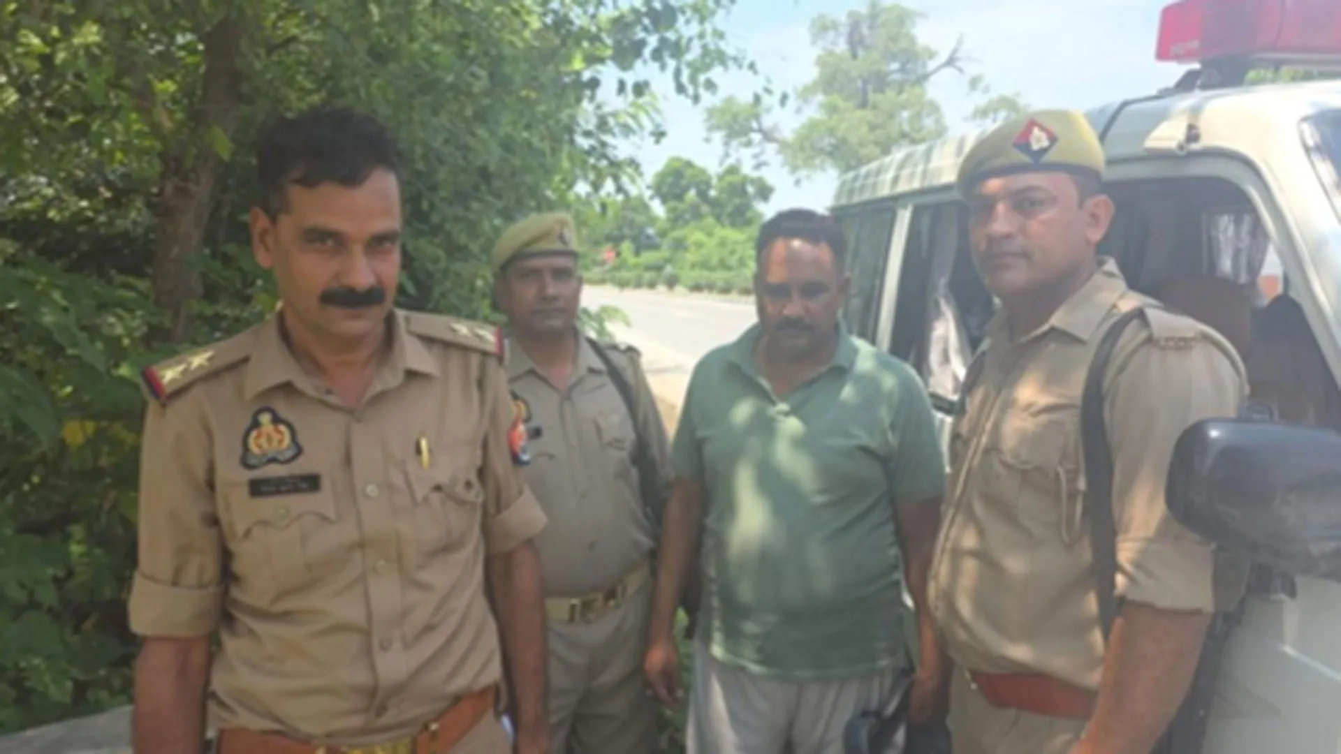 Bareilly News: आरिफ उर्फ पप्पू बुलेट जिला बदर, बहेड़ी पुलिस ने छोड़ा सीमा के बाहर 