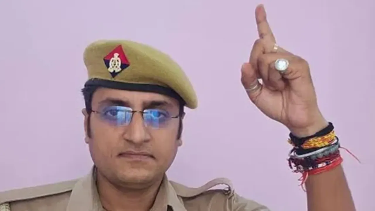 Lucknow News : सोशल मीडिया पर भ्रष्टाचार के आरोप लगाने वाले आरक्षी सुनील शुक्ला बर्खास्त, विभागीय जांच में दोषी साबित