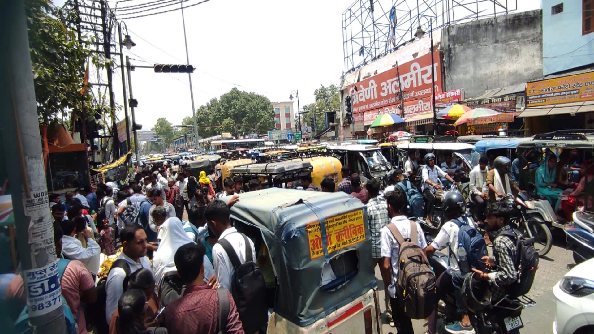 पुलिस भर्ती परीक्षा का दूसरा दिन: शहर की सड़कें जाम के हवाले, पहली पाली की परीक्षा छूटने के बाद दिखा अभ्यर्थियों का हुजूम