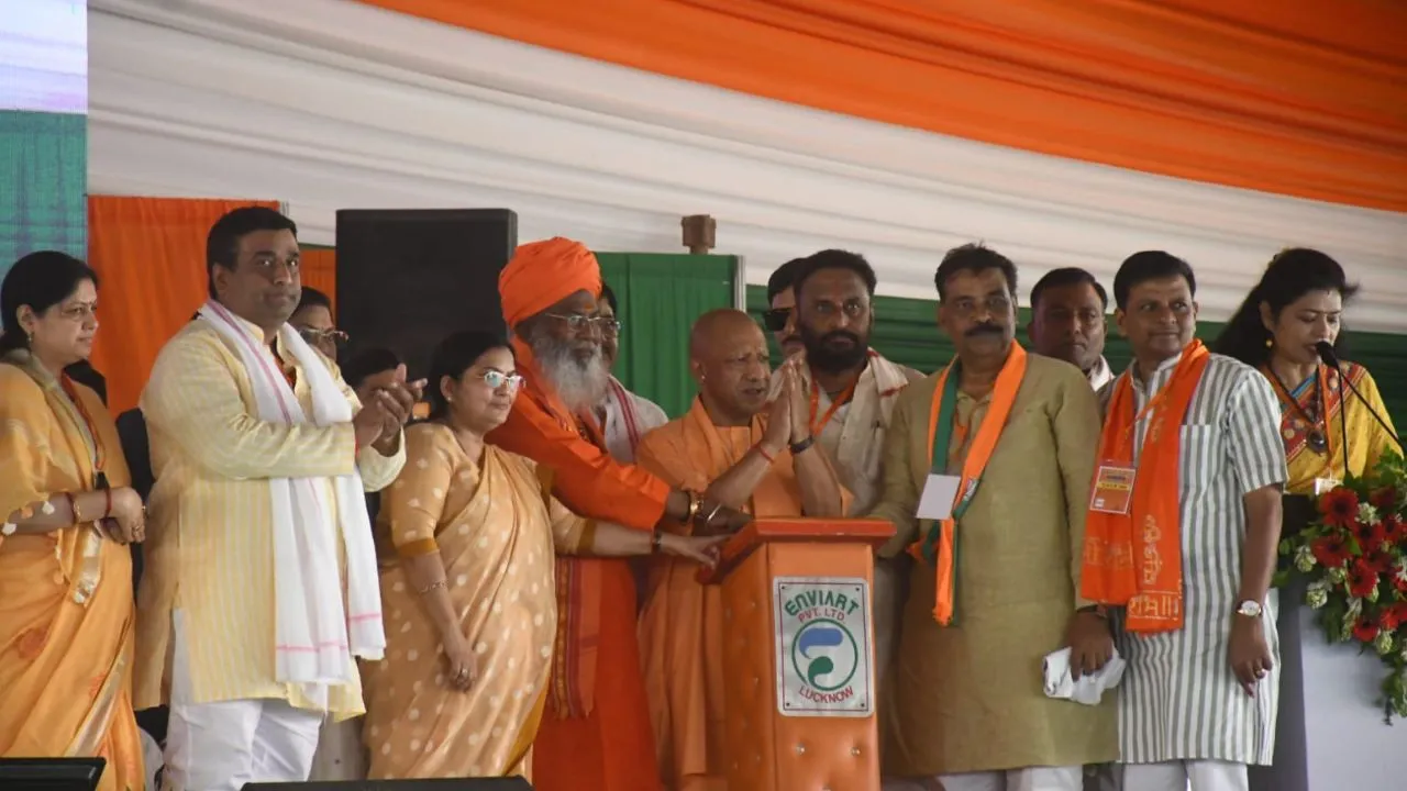 उन्नाव में बोले सीएम-आर्थिक मंदी और ऊर्जा संकट के बीच भारत की ओर आशा-विश्वास के साथ देख रही दुनिया 