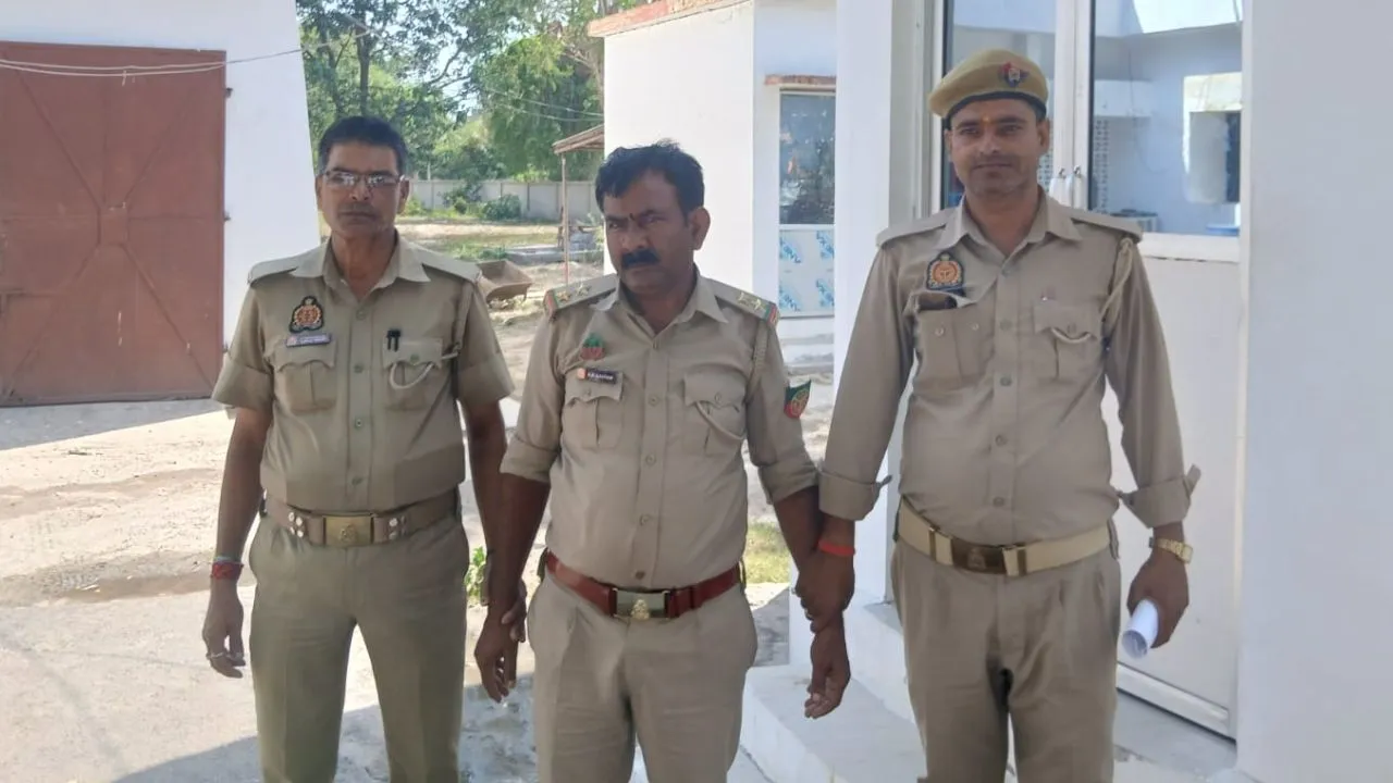  गोंडा में रिश्वत लेते रंगे हाथ पकड़ा गया वन दरोगा, एंटी करप्शन टीम ने किया गिरफ्तार