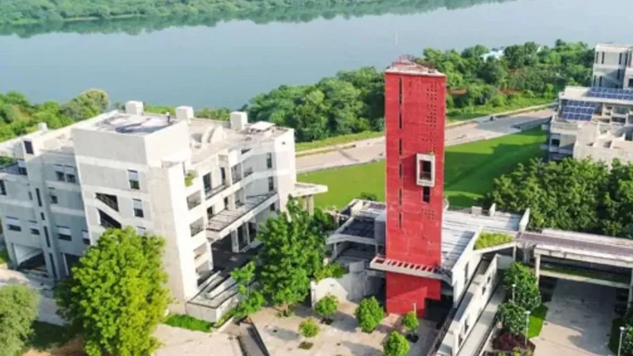  IIT गांधीनगर तक पहुंचीं यूपी की बेटियां,  दो कस्तूरबा गांधी बालिका विद्यालयों का चयन