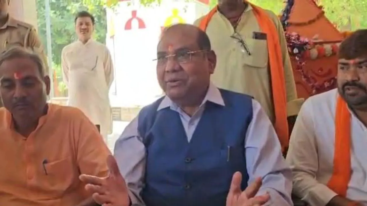 सांसद बृज लाल का प्रहार,  बोले- मोदी की आंधी में परिवारवादी पार्टियां खत्म, यूपी में योगी का इकबाल बुलंद, अखिलेश की PDA परिवार डेवलपमेंट अथॉरिटी
