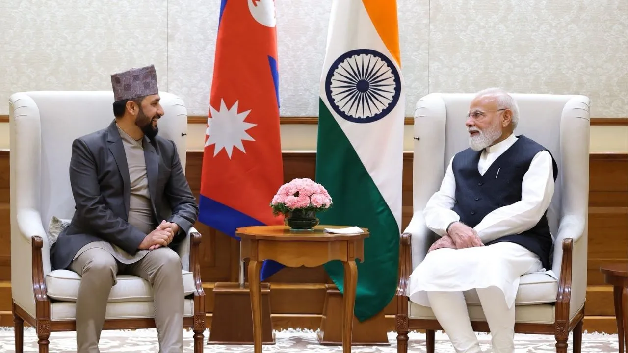 पीएम मोदी से मिले नेपाल की सत्तारूढ़ पार्टी के प्रमुख रवि लामिछाने, जानिए किन मुद्दों पर हुई चर्चा 