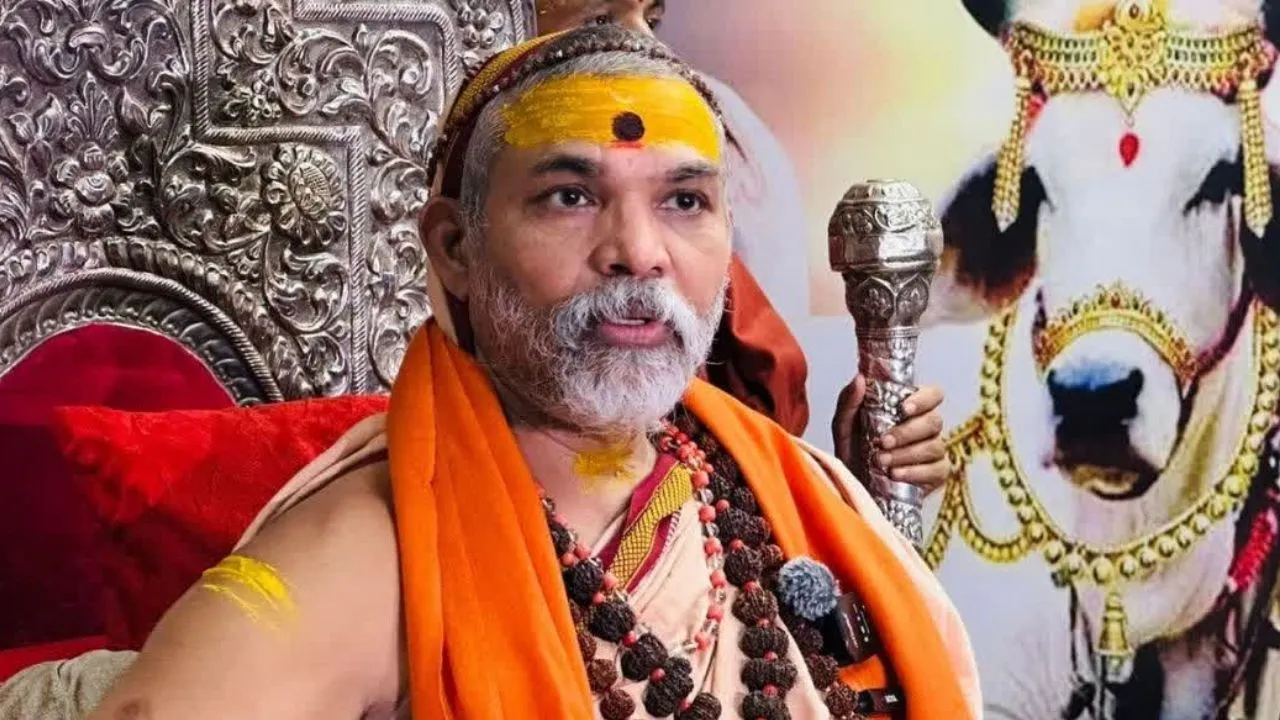  स्वामी अविमुक्तेश्वरानंद का हाई वोल्टेज ड्रामा,  कन्नौज प्रशासन की स्कूल में ठहरने की इजाजत नहीं मिलने पर सड़क बिताई पूरी रात  