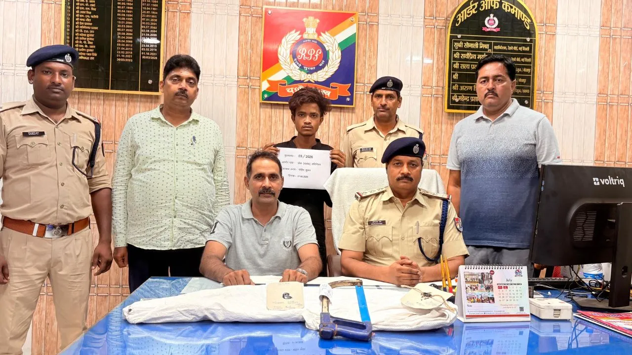  गोंडा :  स्टेशन यार्ड में टॉवर वैगन से कॉपर केबल काटता युवक रंगे हाथ गिरफ्तार, 6 केबल बरामद