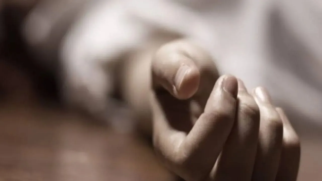  औरैया में आंधी का कहर,  दीवार गिरने से मलबे में दबकर महिला की मौत, ननद गंभीर रूप से घायल