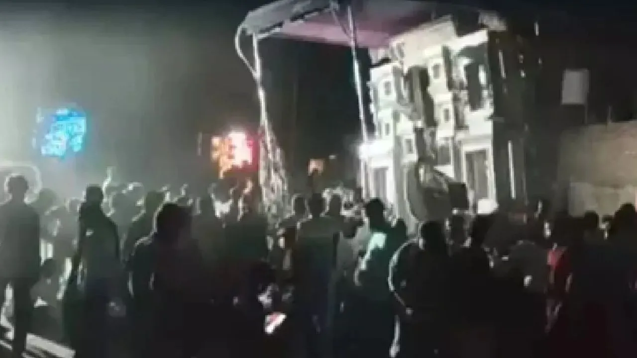 Muharram Accident:  रतलाम में बड़ा हादसा, हाईटेंशन लाइन से टकराया मुहर्रम का ताजिया; 3 की मौत, 10 झुलसे