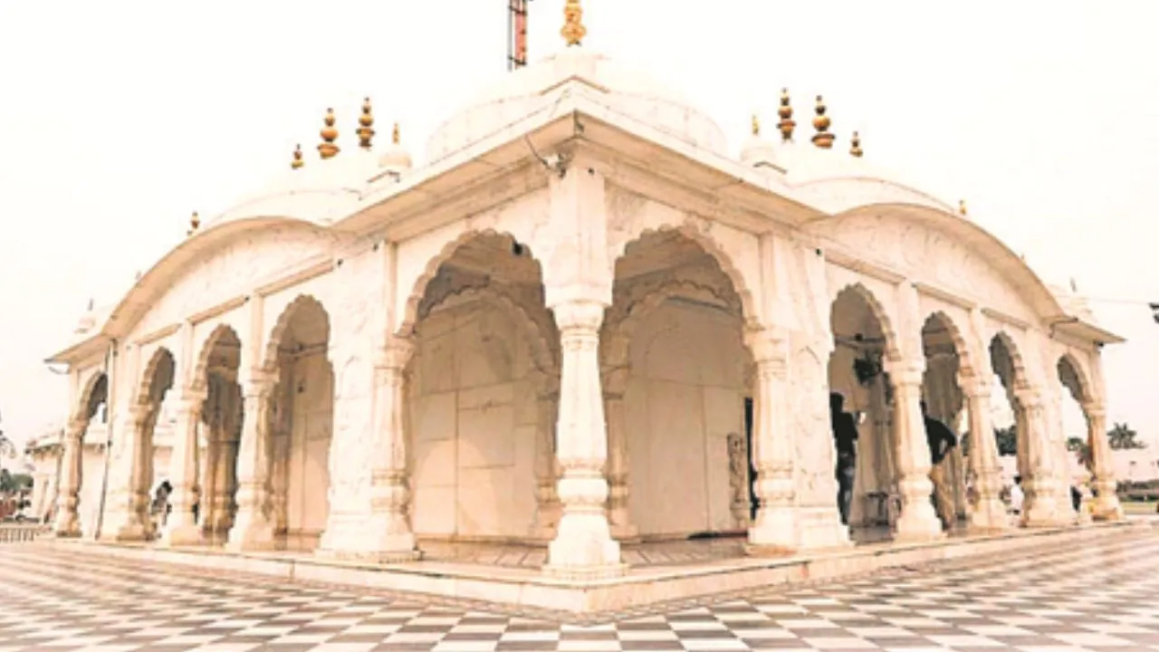 वैराग्य, शांति और मुक्ति की नगरी है पावापुरी 
