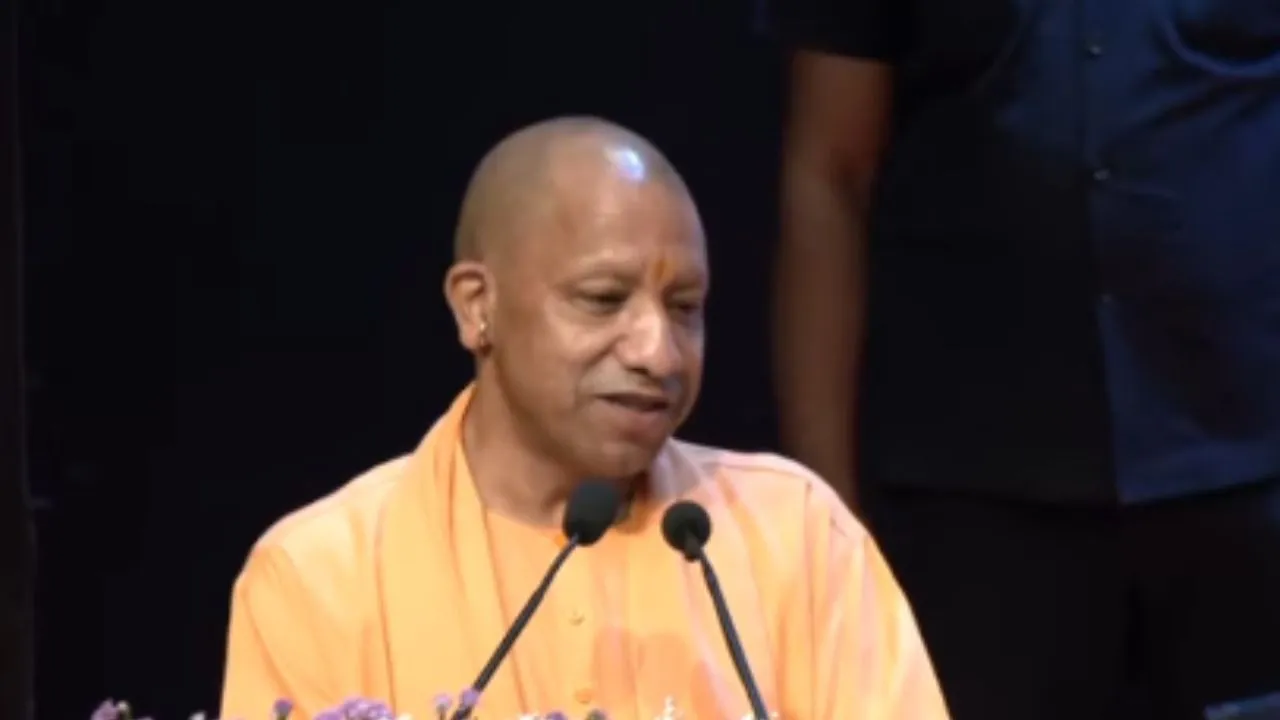 लखनऊ में सम्मानित यूपी के मेधावी विद्यार्थी,  सीएम योगी ने बाटें 223 राज्य स्तर पर चयनित विद्यार्थियों को नकद इनाम और मेडल