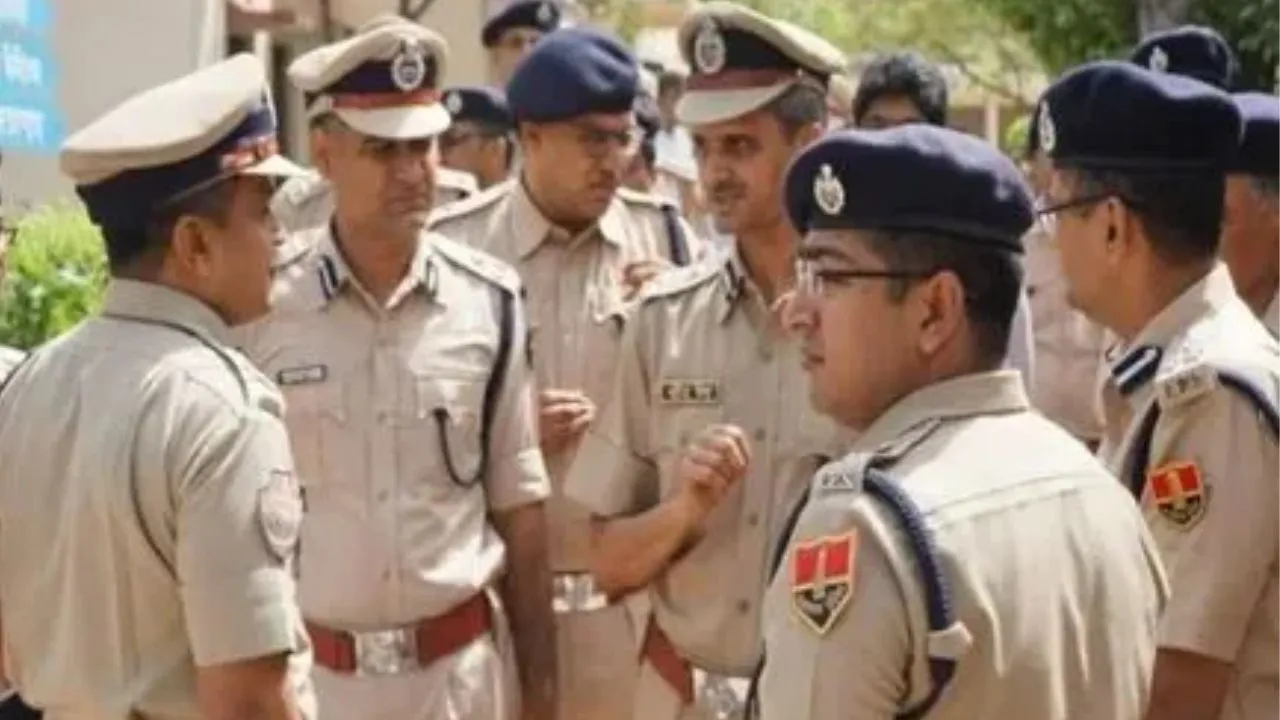 UP News : यूपी पुलिस में बड़े पैमाने पर डिप्टी एसपी के ट्रांसफर, 206 के बदले कार्यक्षेत्र 