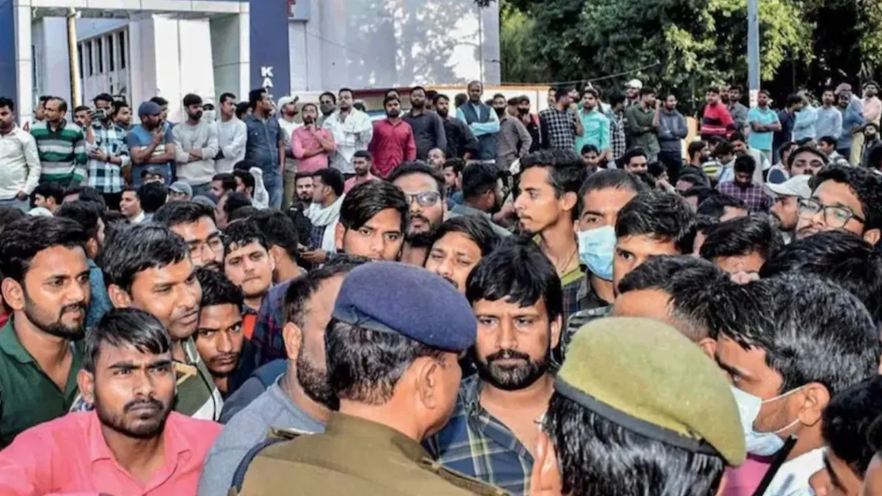 UP Police Constable Exam: 8 हजार रुपये में पेपर दिलाने का दावा, लखनऊ में मुकदमा दर्ज