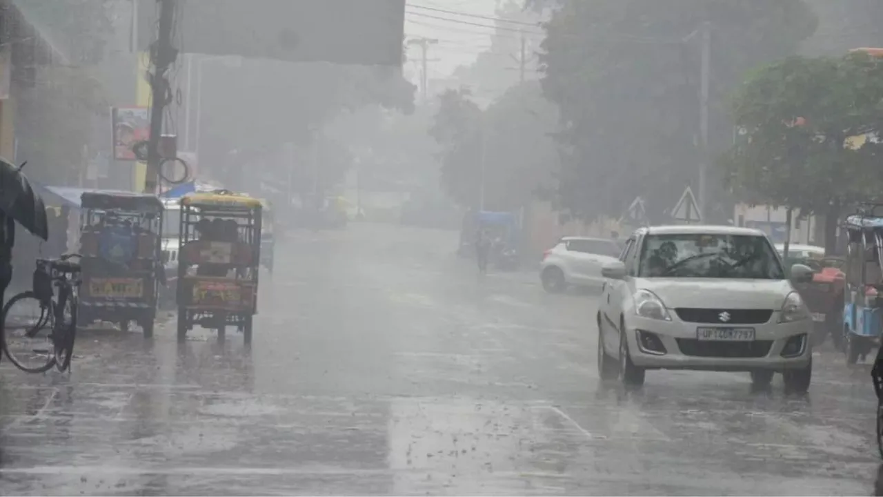 UP Weather Update : पीलीभीत, देवरिया समेत कई जगह झमाझम बारिश, यूपी के 50 से ज्यादा जिलों में मौसम विभाग की चेतावनी 