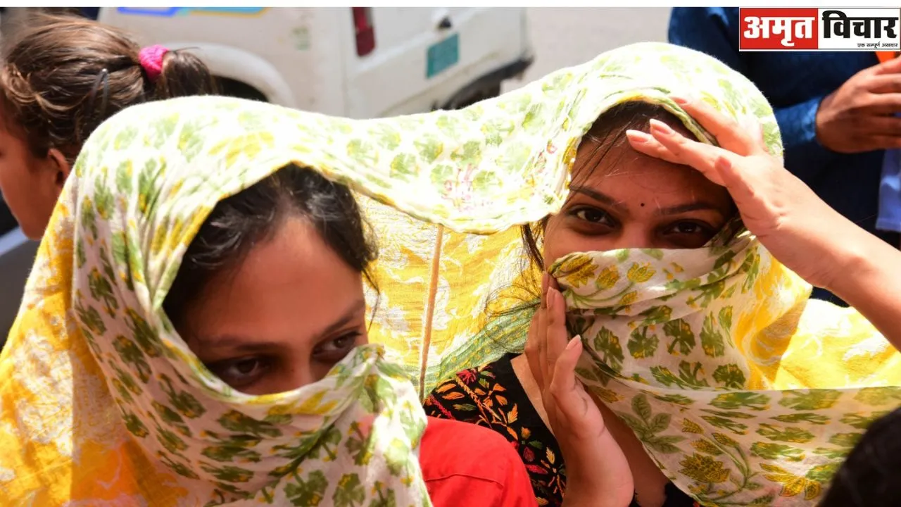 UP Weather Update : भीषण गर्मी के बीच आज यूपी के कुछ हिस्सों बारिश की संभावना, अवध क्षेत्र में लू का अलर्ट 