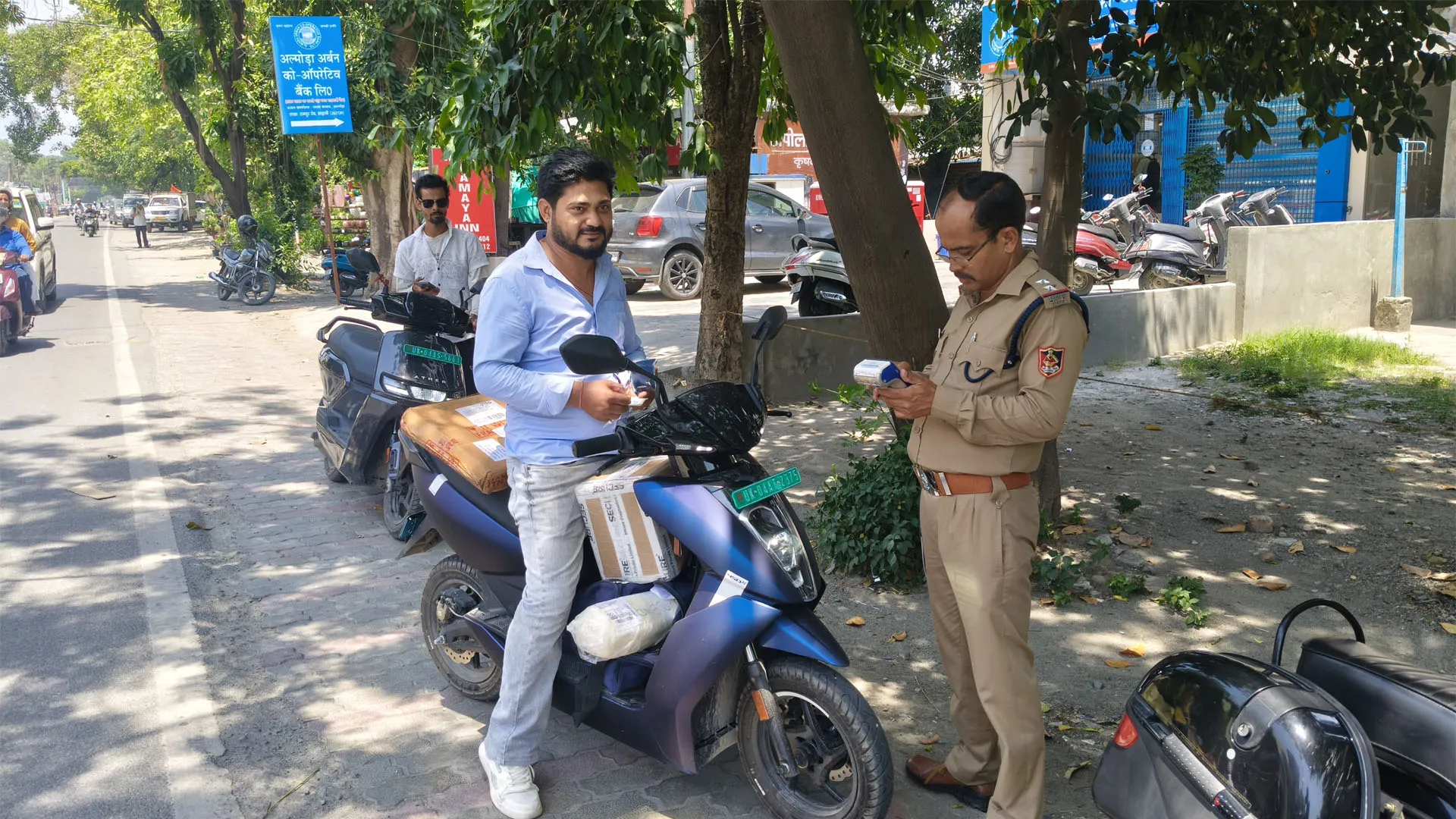 खबर का असर: RTO ने अपनी 'वॉल पेंटिंग' में फूंकी जान, 35 से ज्यादा वाहनों के चालान