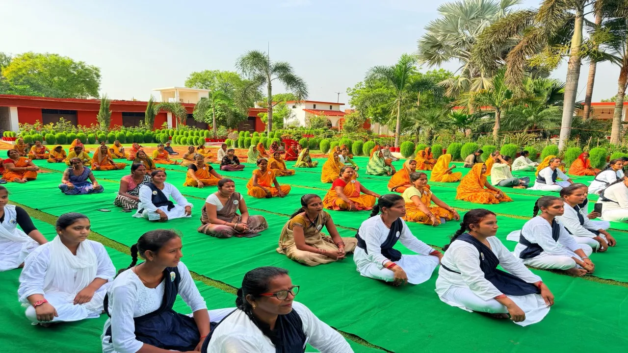 अटारी गांव में अंतरराष्ट्रीय योग दिवस पर योग शिविर (1)