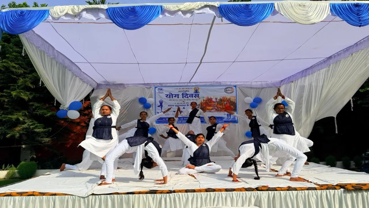अटारी गांव में अंतरराष्ट्रीय योग दिवस पर योग शिविर (3)