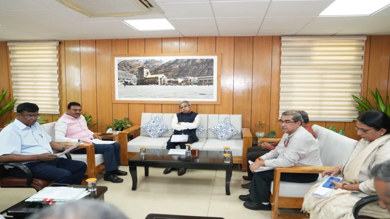 उत्तराखंड में रेलवे परियोजनाओं की समीक्षा: रेलवे बोर्ड अध्यक्ष सतीश कुमार ने देहरादून-हरिद्वार स्टेशनों का किया निरीक्षण