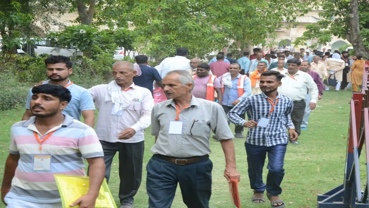 कानपुर में प्राकृतिक खेती करने वाले किसान सम्मानित (2)