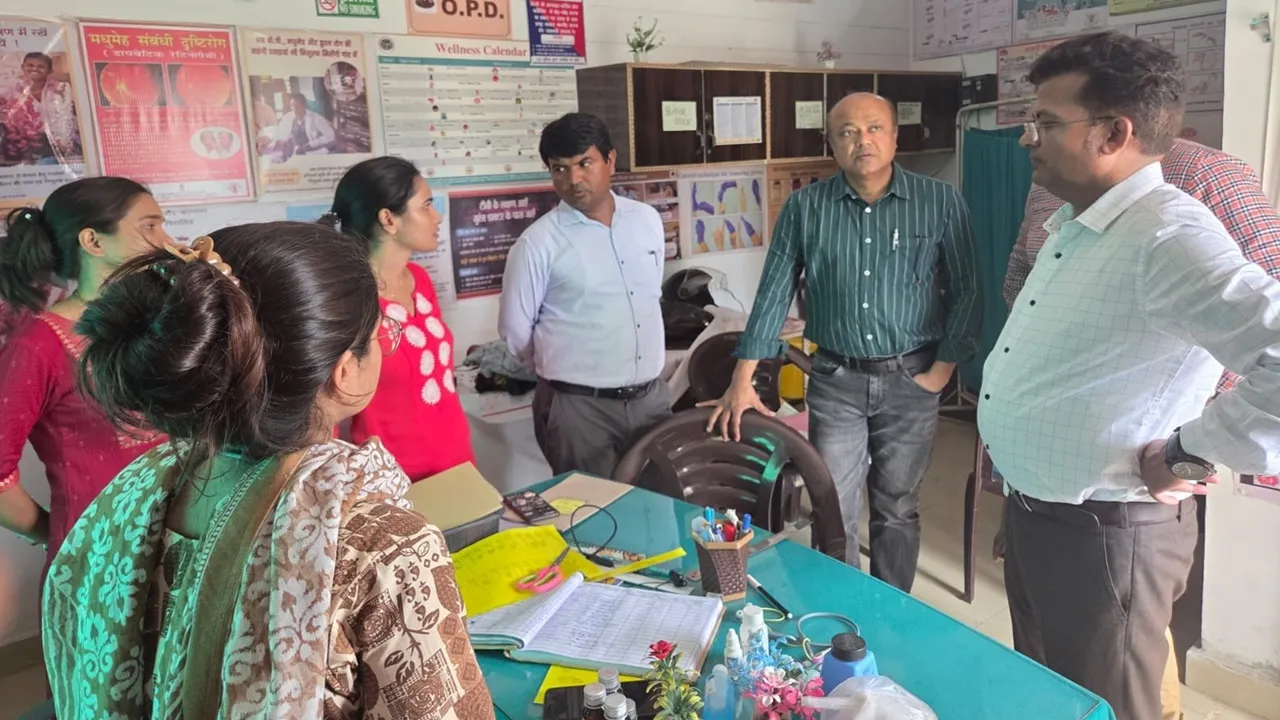 Barabanki News : ज्योरी डिलीवरी प्वाइंट पर गूंजी पहली किलकारी, CMO ने किया निरीक्षण