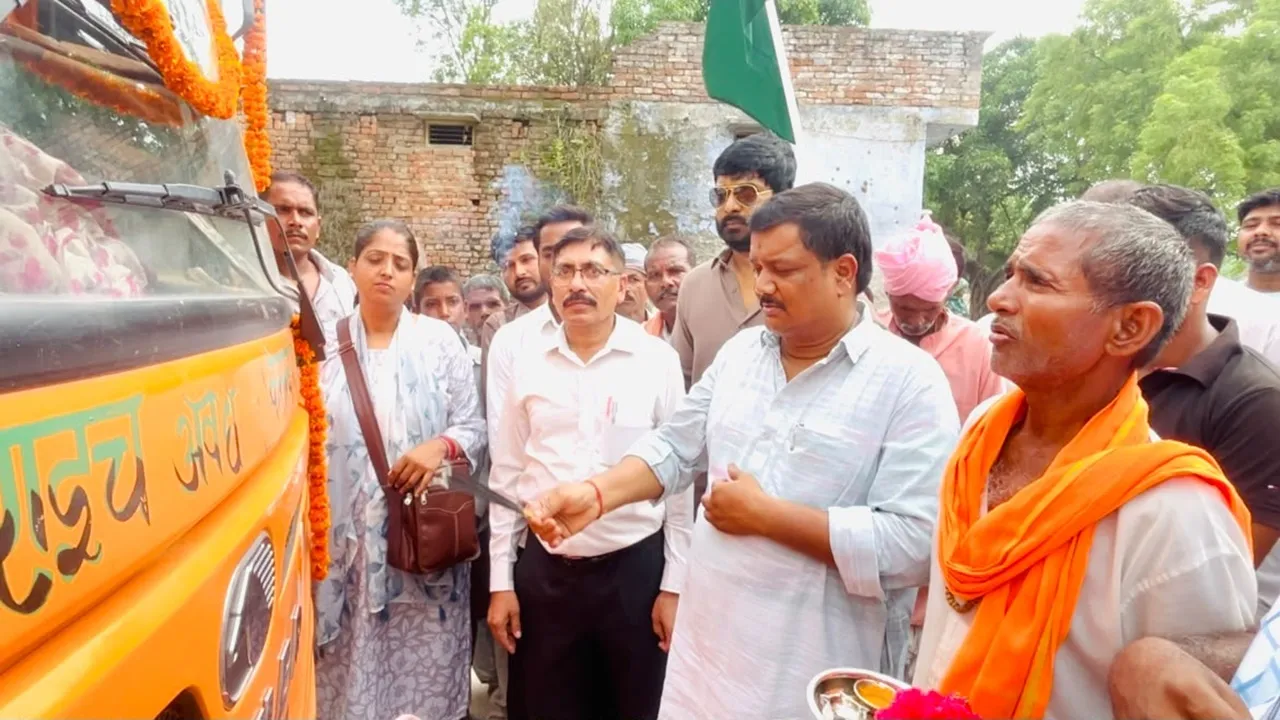 Bahraich News: कैसरगंज के बाढ़ प्रभावित क्षेत्र को मिली बड़ी सौगात, गोड़हिया नंबर-2 से लखनऊ के लिए शुरू हुई सीधी रोडवेज बस सेवा