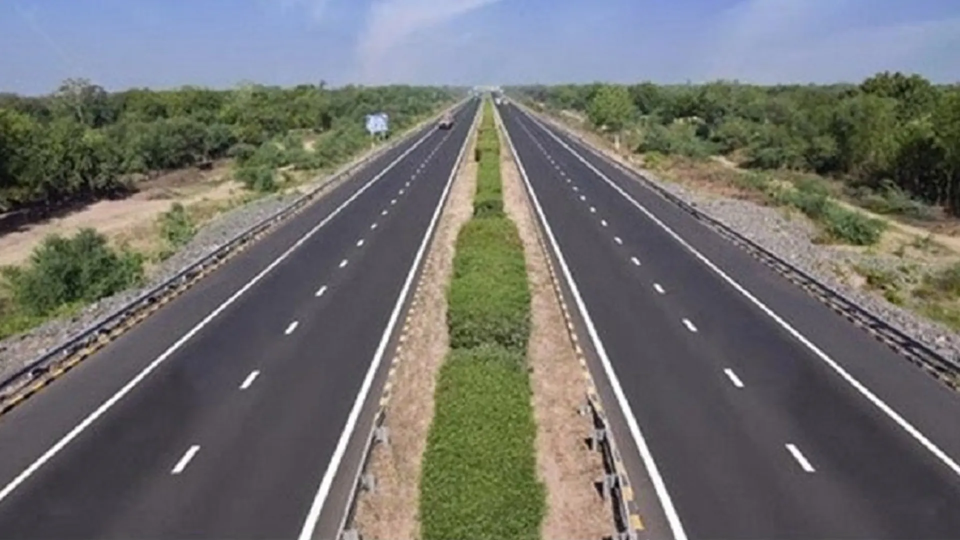Bareilly News : बरेली-सितारगंज फोरलेन... इस साल सफर मुश्किल, 650 करोड़ की इस परियोजना में दोनों चरणों के बड़े हिस्से पर काम अभी बाकी