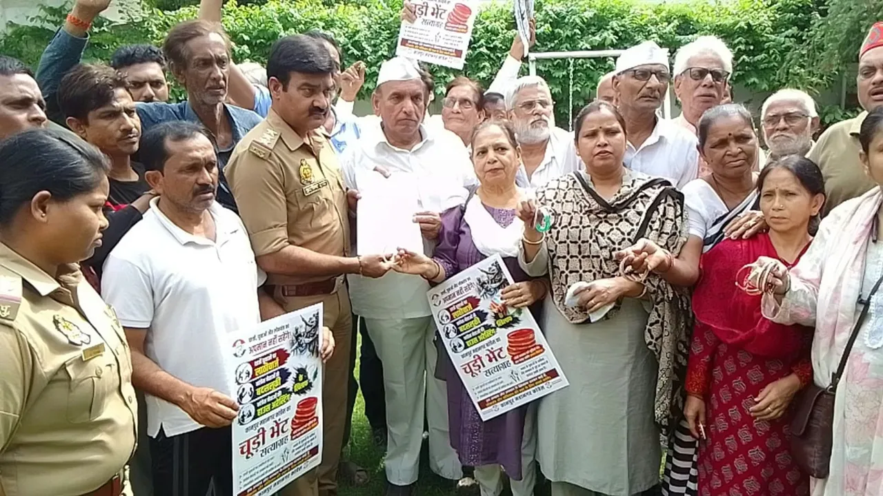 Kanpur News : कांग्रेस का चूड़ी भेंट सत्याग्रह, शिक्षा मंत्री की बर्खास्तगी और छात्रों पर लाठीचार्ज के खिलाफ प्रदर्शन