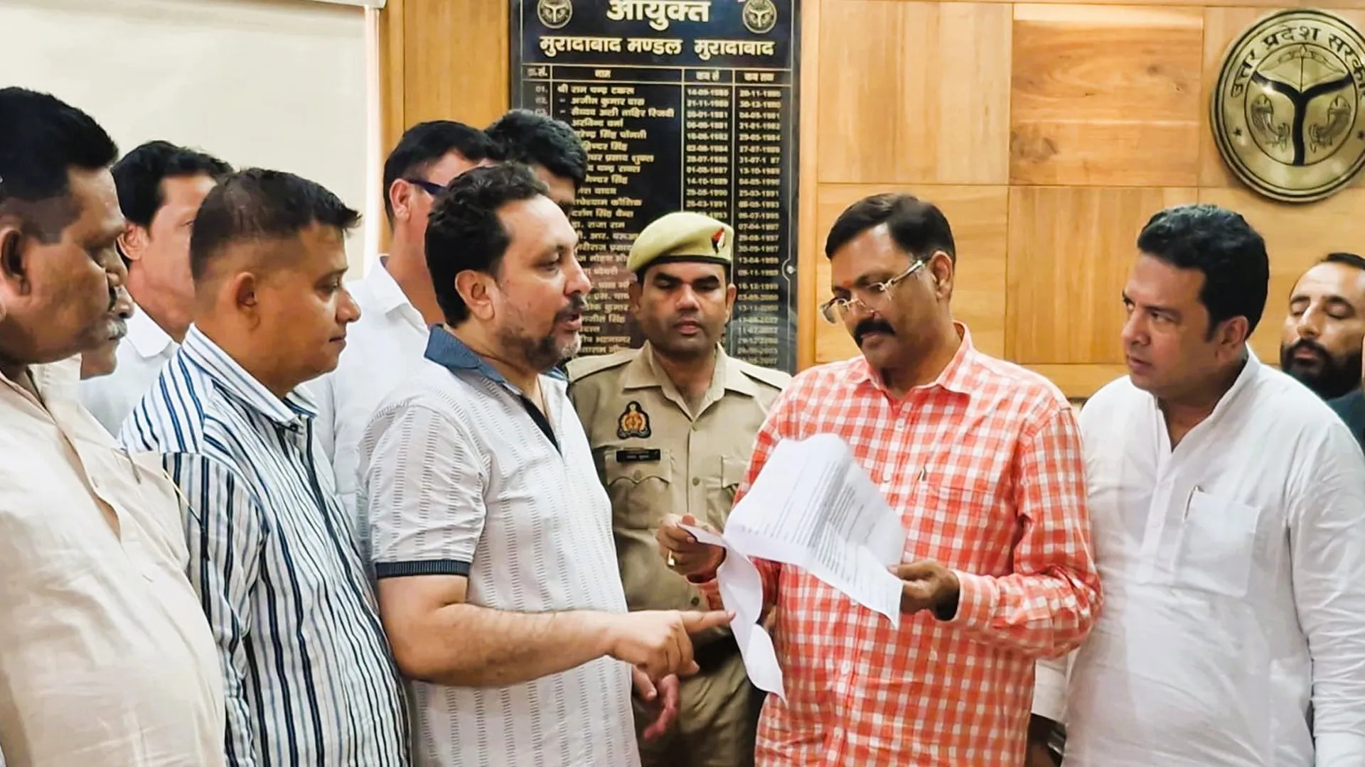 जौहर यूनिवर्सिटी को बचाने के लिए मुरादाबाद पहुंचे रामपुर के लोग, सरकार से की अधिग्रहण की मांग