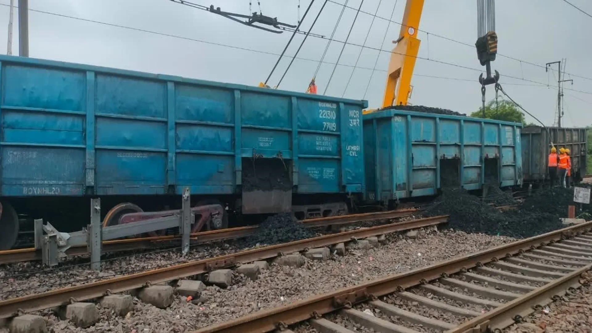 Bareilly News : साहिबाबाद में मालगाड़ी डिरेल, बरेली होकर गुजरने वाली 62 ट्रेनें प्रभावित