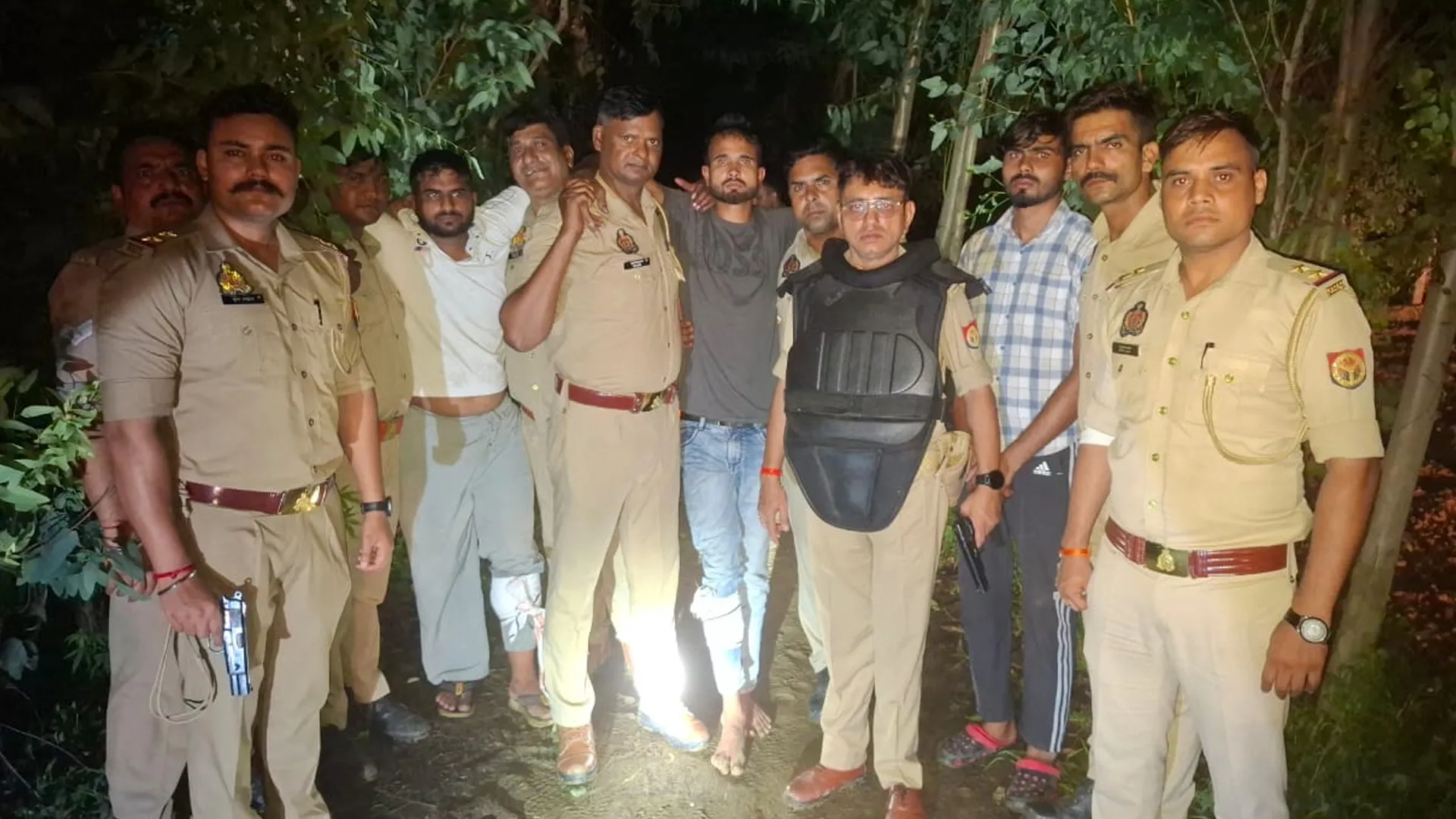 Rampur News : सैफनी पुलिस की मुठभेड़ में तीन गोकश गिरफ्तार, दो को लगी गोली