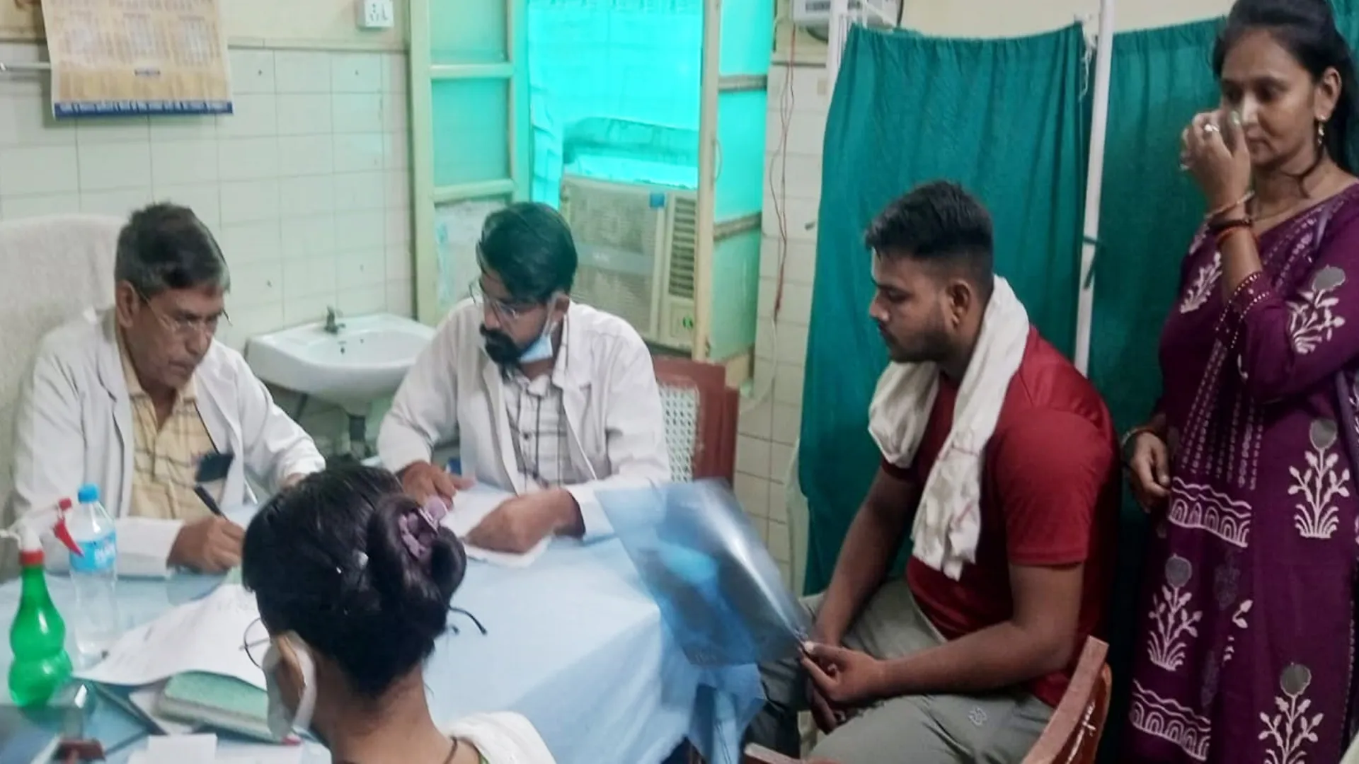 Budaun News : हेपेटाइटिस मरीजों की संख्या बढ़ी, मेडिकल कॉलेज की मशीन खराब और दवा का टोटा