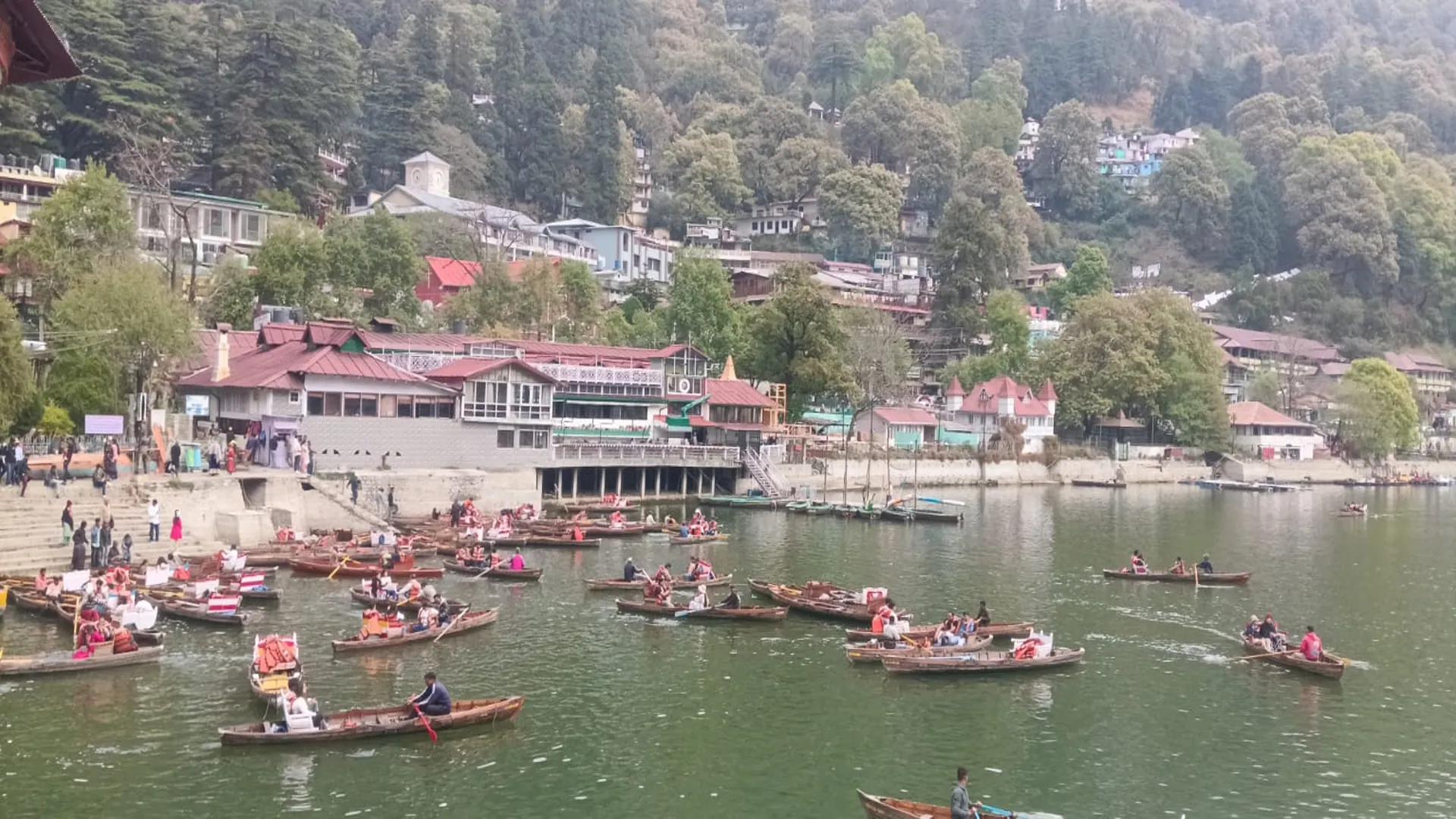 Uttarakhand News : दक्षिण भारत, राजस्थान व गुजराती सैलानियों ने बढ़ाई पर्यटकों की आमद