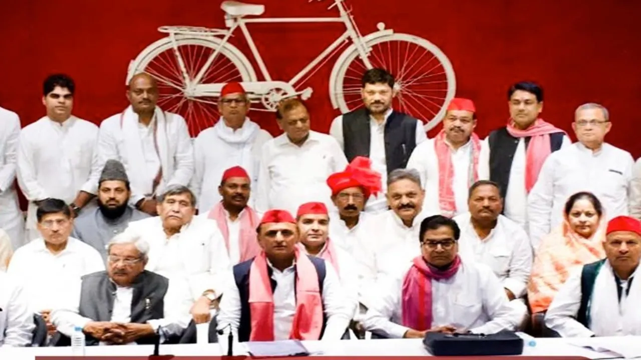 जौहर यूनिवर्सिटी पर संसद से सड़क तक संग्राम : सपा सांसद ने लोकसभा में उठाया मुद्दा; छात्रों का तीसरे दिन भी प्रदर्शन जारी