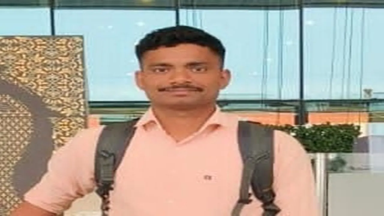  Hardoi News : मेहनत लाई रंग... कटियारी के किसान पुत्र रितिक ने यूपी पुलिस में उपनिरीक्षक बनकर किया क्षेत्र का नाम रोशन