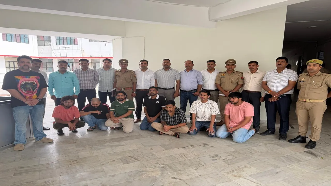  अमेरिकी नागरिकों को डिजिटल अरेस्ट कर आठ माह में ठगे 200 करोड़, ओमेक्स आर-2 में चल रहा था ‘मिनी जामताड़ा’, चार फ्लैटों में खोल रखा था कॉल सेंटर